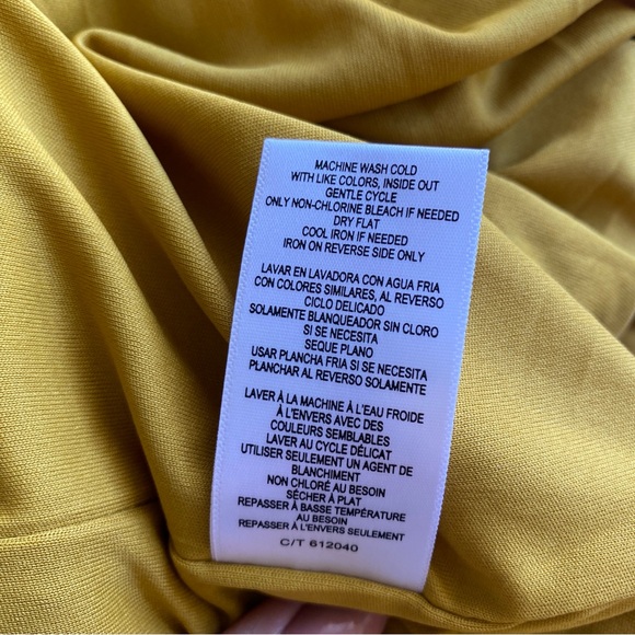 Zarr Collection Ruched Velvet Dress - Picture 14 of 15